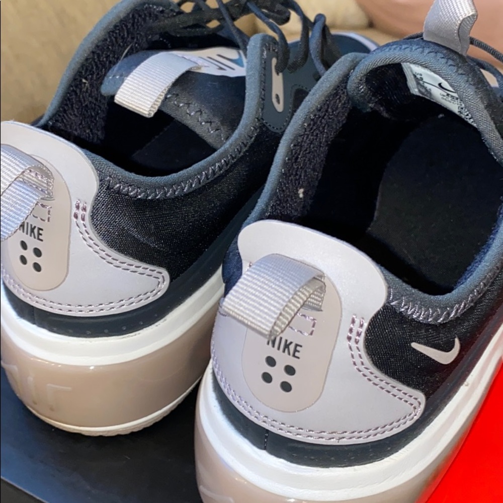NIKE WOMENS AIR MAX DIA SNEAKERS * SOLD OUT*